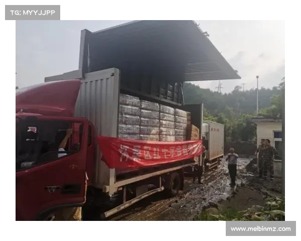 湖南平江暴雨致余人受灾 外地救援队紧急驰援居民彻夜转移 湖南平江暴雨致余人受灾 外地救援队紧急驰援居民彻夜转移